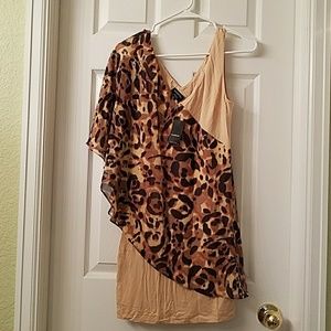 BEBE FLUTTER SLEEVE DRESS